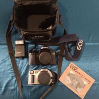 Lotto fotocamere Canon EOS 1000F + EOS 300 con fla