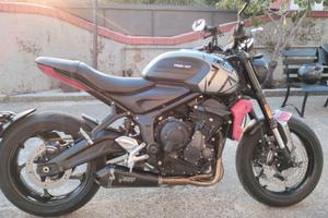 Triumph trident