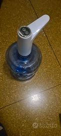 contenitore acqua con rubinetto elettrico