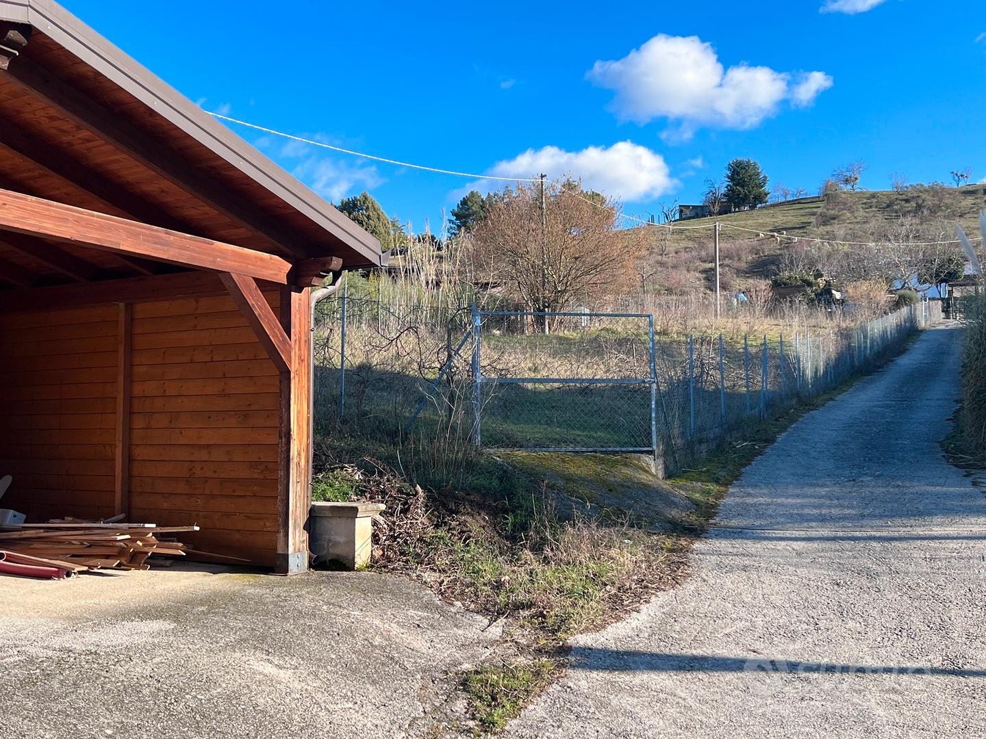Terreno con tettoia - Vista 5