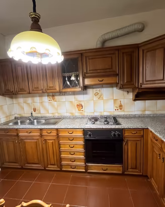 cucina in legno base in granito