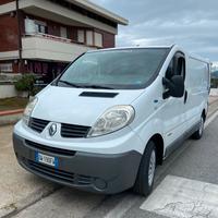 Autocarro RENAULT Trafic 3ª serie MOTORE NUOVO