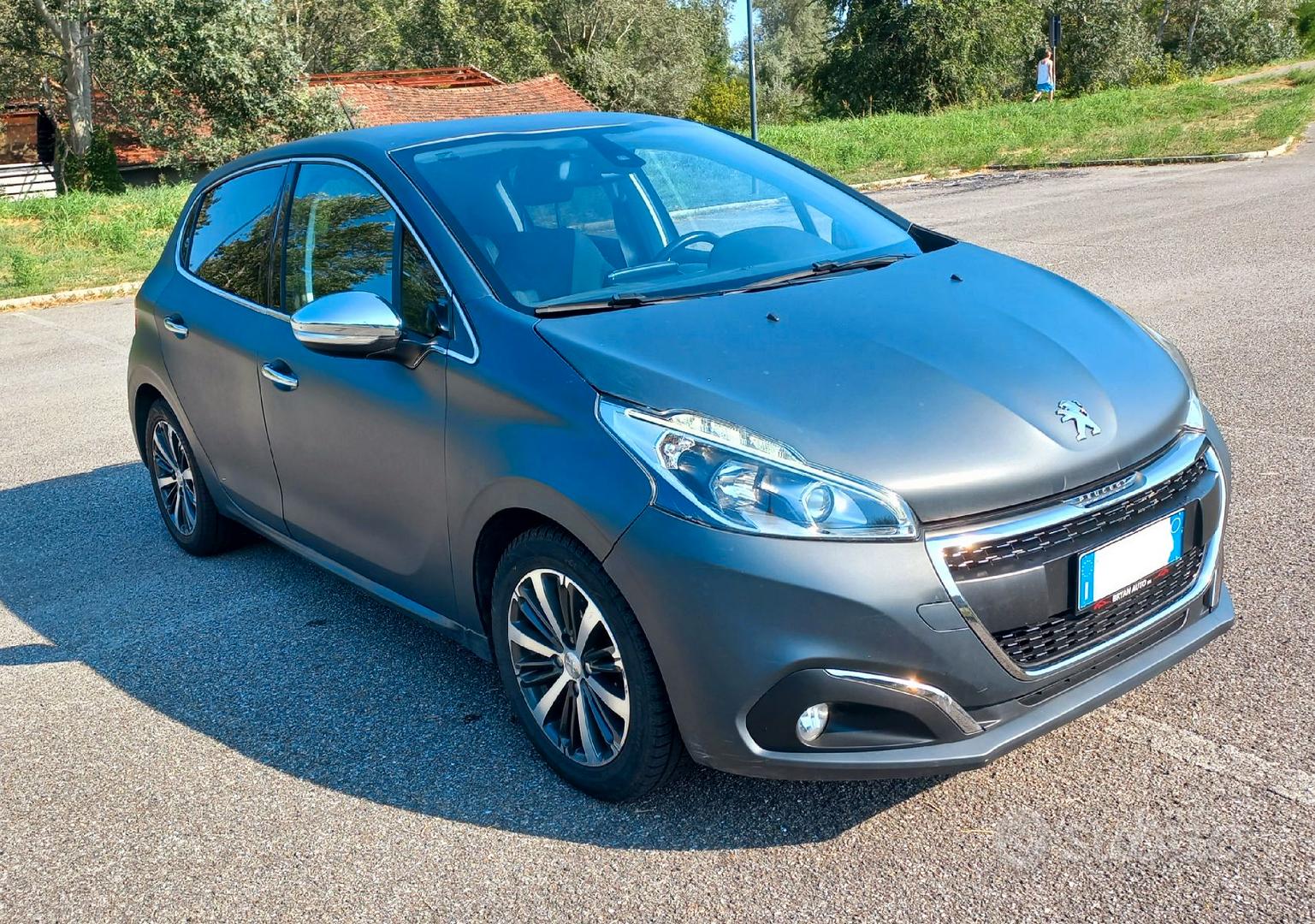 Peugeot 208 2016 photo 2