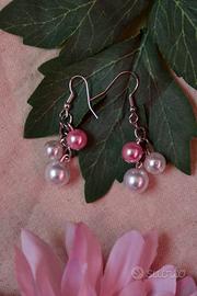 delicati orecchini di perle