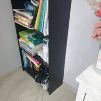 Libreria + tavolo e sedia IKEA 40 EURO