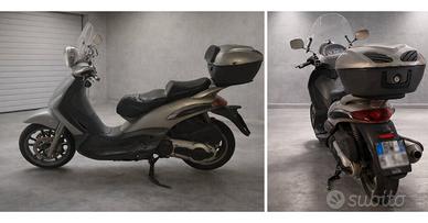 PIAGGIO BEVERLY con parabrezza alto + Bauletto
