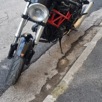 Ducati moster 695