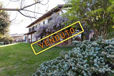 Villa di 424 m² con più di 5 locali e box auto dop