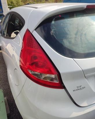 Fanale posteriore sinistro FORD FIESTA del 2010