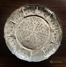 Vassoio centrotavola d epoca in metallo decorato
