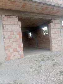 Locale/ Deposito da 30/60 mq a Siderno