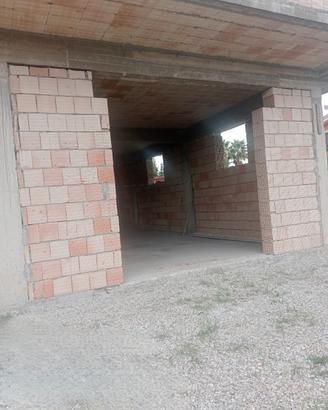 Locale/ Deposito da 30/60 mq a Siderno
