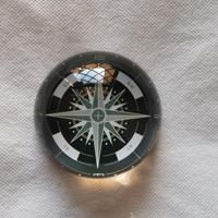 Fermacarte Kikkerland Design la Rosa dei Venti