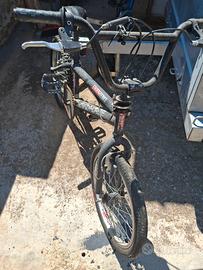 bicicletta  bmx