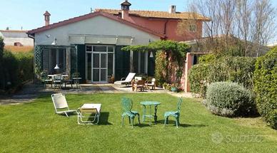 Capalbio villa con grande giardino a 3 km dal mare