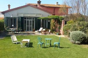 Capalbio villa con grande giardino a 3 km dal mare