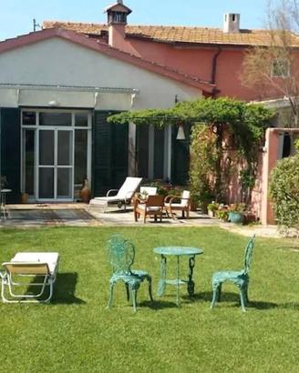 Capalbio villa con grande giardino a 3 km dal mare