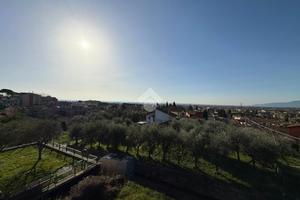 PORZIONE DI BIFAMILIARE A MONTECATINI-TERME