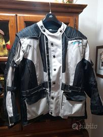 giacca moto con protezioni e giacca interna e mani