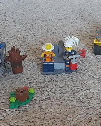 LEGO Creator 31075 e 60184 Esploratori