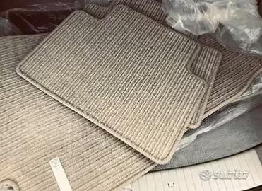 Set Completo di 4 Tappetini Original Mercedes Benz