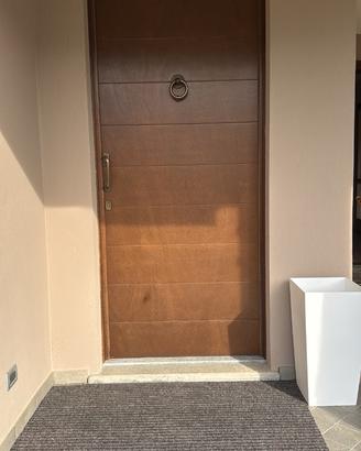 Porta ingresso