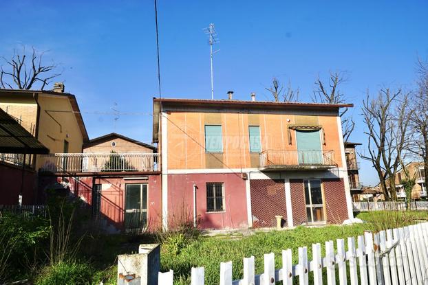 Porzione di casa in piena zona buco del signore co