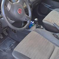Sedili anteriori e posteriori fiat sedici