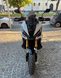 Honda X-ADV 750 - Potenza., confort e stile l.