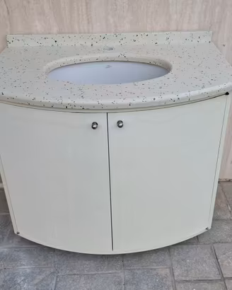 Mobile bagno con lavandino