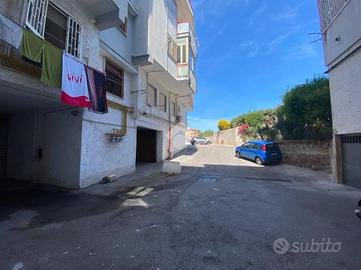 AUTORIMESSA A POZZUOLI