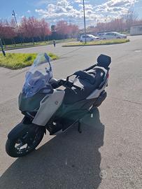 Yamaha x-max 300 tech max