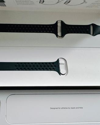 Apple Watch Nike Series 6 44 mm GPS + Cellular,
