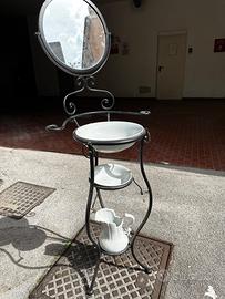 Lavabo da camera antico con specchio