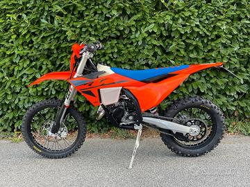 KTM 125 XC-W modello 2025 già immatricolato