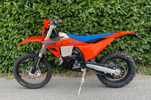 KTM 125 XC-W modello 2025 già immatricolato