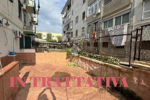 2 LOCALI A NAPOLI