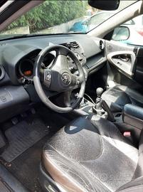 Toyota Rav 4 terza serie Crossover nera