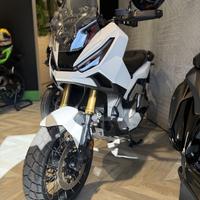 Honda xadv 750 km 0