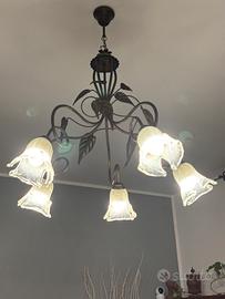 Lampadario al soffito di ferro