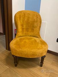 Poltroncina vintage color senape. Super cute!!!