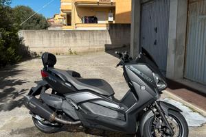 Yamaha Xmax 400 MOMODESIGN