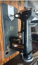 Macchina da cucire Necchi 