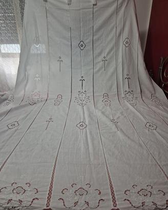 Tenda d'epoca in puro lino e ricami a mano 
