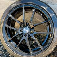 Cerchi oz racing da 17 completi di gomme.