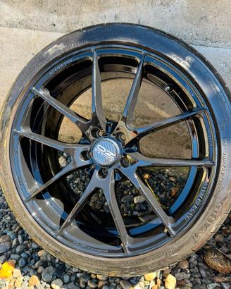 Cerchi oz racing da 17 completi di gomme.