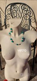 Collana e orecchini in vetro