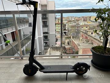 Monopattino Xiaomi Mi Electric Scooter 1S