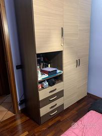 Armadio letto con cassettone comodini