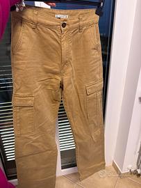 cargo marrone con tasconi
